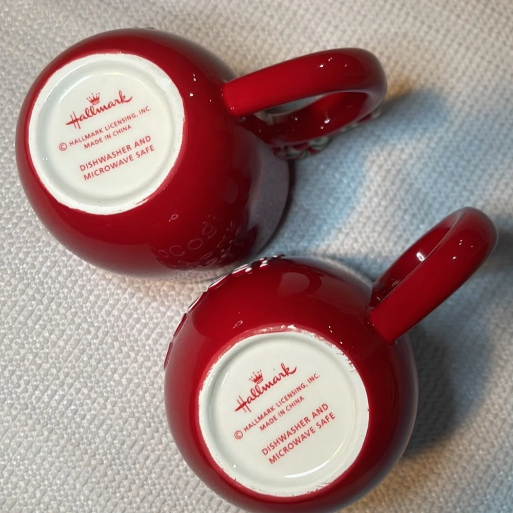 Hallmark Christmas Bundle • Red and White Holiday Dinnerware Set Home Decor